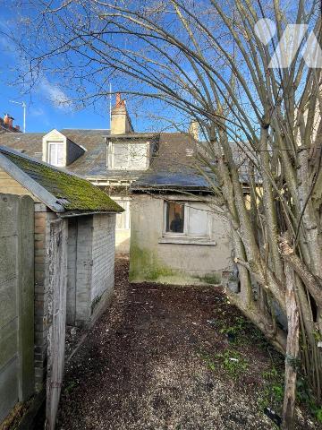 Maison à rénover intégralement avec jardin 