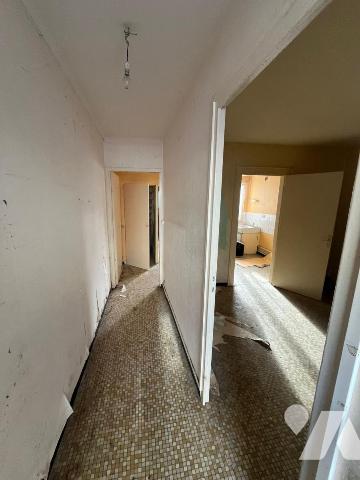 Maison à rénover intégralement avec jardin 