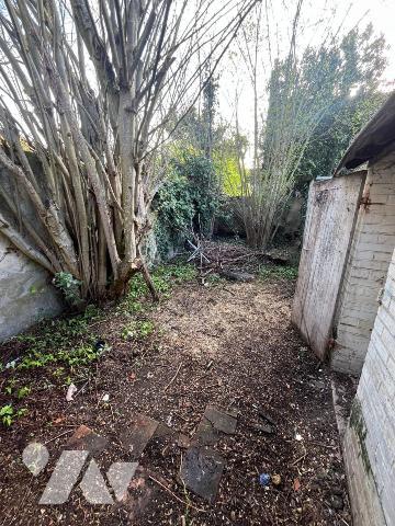 Maison à rénover intégralement avec jardin 