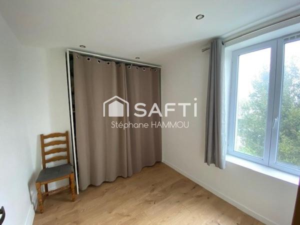 Maison avec jardin. Intérieurs entièrement rénovés