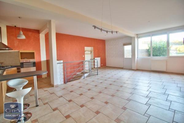 Appartement à louer 3 pièces 80m²