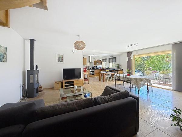 La Seyne-sur-Mer ! Maison bioclimatique  de 2010 sur terrain de 1015m2 avec piscine