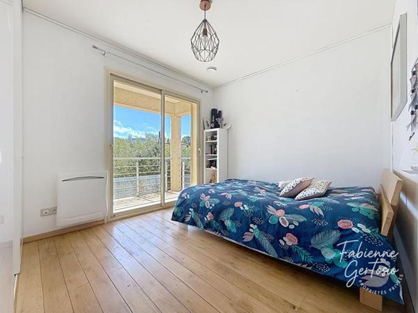La Seyne-sur-Mer ! Maison bioclimatique  de 2010 sur terrain de 1015m2 avec piscine