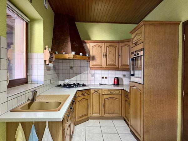 Authentique corps de ferme dans village viticole