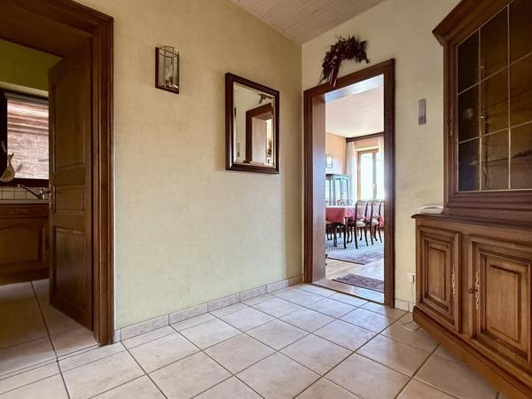 Authentique corps de ferme dans village viticole