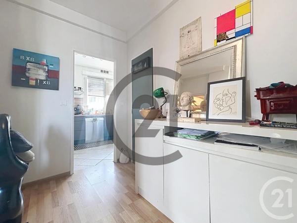 Appartement à vendre  4 pièces - 76,97 m 2   FONTAINEBLEAU  - 77