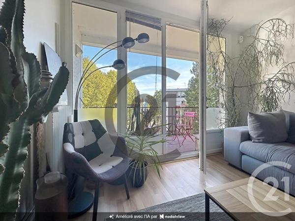 Appartement à vendre  4 pièces - 76,97 m 2   FONTAINEBLEAU  - 77