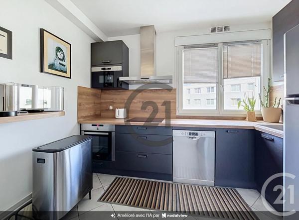 Appartement à vendre  4 pièces - 76,97 m 2   FONTAINEBLEAU  - 77