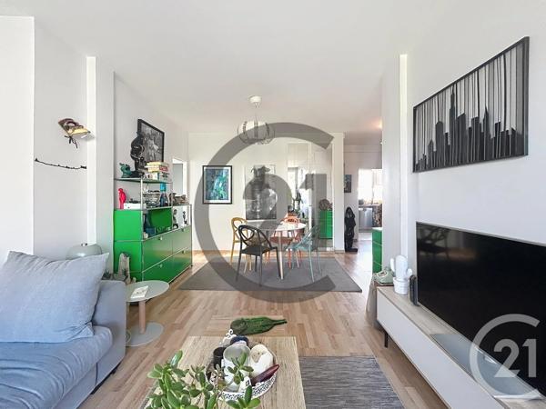 Appartement à vendre  4 pièces - 76,97 m 2   FONTAINEBLEAU  - 77
