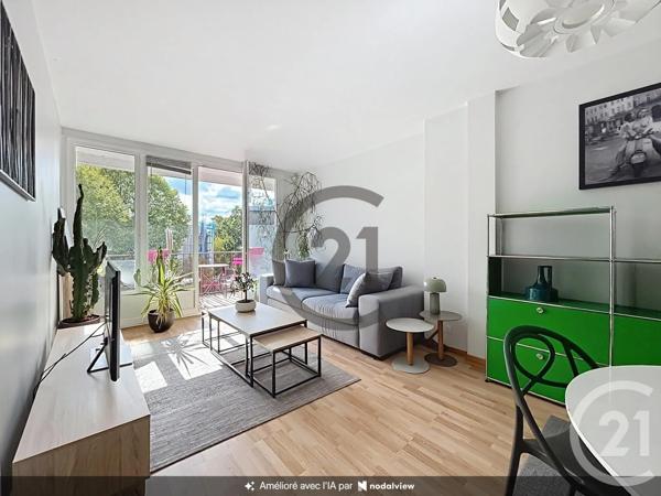 Appartement à vendre  4 pièces - 76,97 m 2   FONTAINEBLEAU  - 77