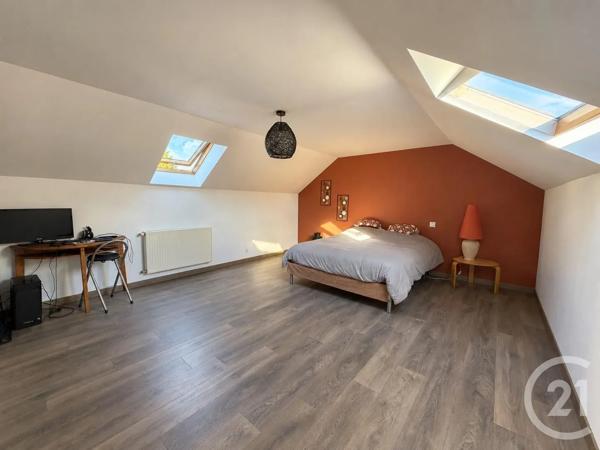Maison à vendre  8 pièces - 202 m 2   LE MESNIL LE ROI  - 78
