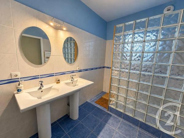 Maison à vendre  8 pièces - 202 m 2   LE MESNIL LE ROI  - 78