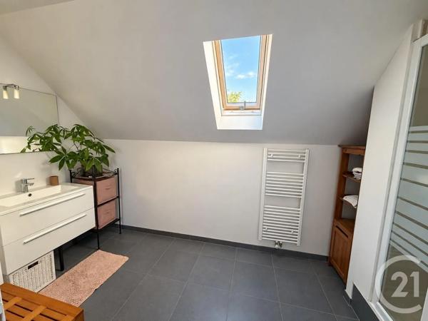 Maison à vendre  8 pièces - 202 m 2   LE MESNIL LE ROI  - 78