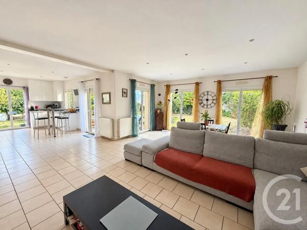 Maison à vendre  8 pièces - 202 m 2   LE MESNIL LE ROI  - 78