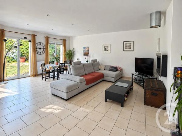 Maison à vendre  8 pièces - 202 m 2   LE MESNIL LE ROI  - 78