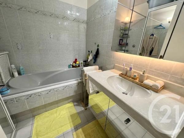 Appartement F4 à vendre  4 pièces - 75 m 2   LIVRY GARGAN  - 93