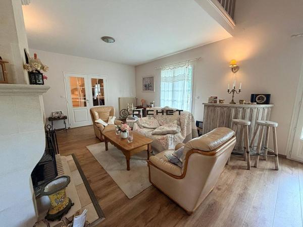 Maison 7 pièces 220 m² MARTIGNAS SUR JALLE - 33127