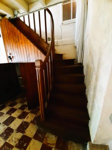 🏡 RISCLÉ – Centre-ville : Maison T4 avec garage 🚗 et superbe terrain arboré de 1 350 m² 🌳