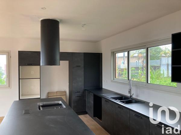 Maison 6 pièces de 159 m² à Les Avirons (97425)