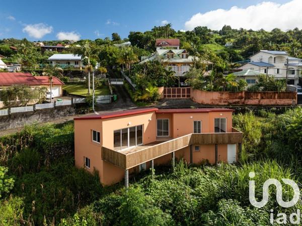 Maison 6 pièces de 159 m² à Les Avirons (97425)