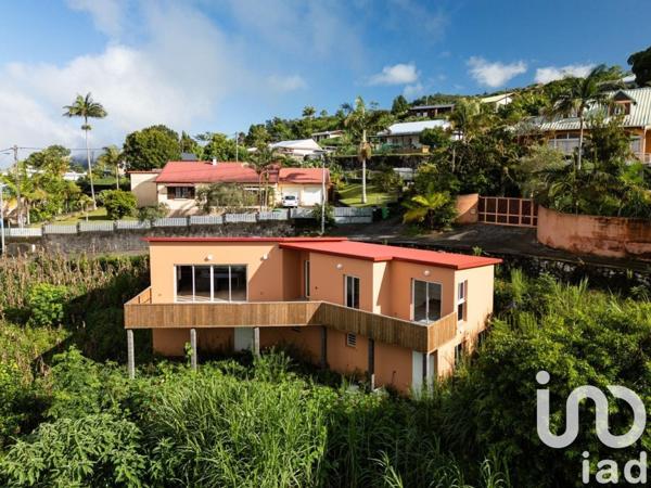 Maison 6 pièces de 159 m² à Les Avirons (97425)