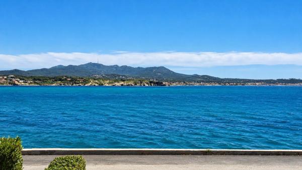Incroyable appartement T2 d'environ 49 m², pleine vue mer + cave
