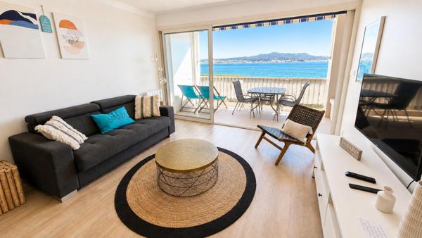 Incroyable appartement T2 d'environ 49 m², pleine vue mer + cave