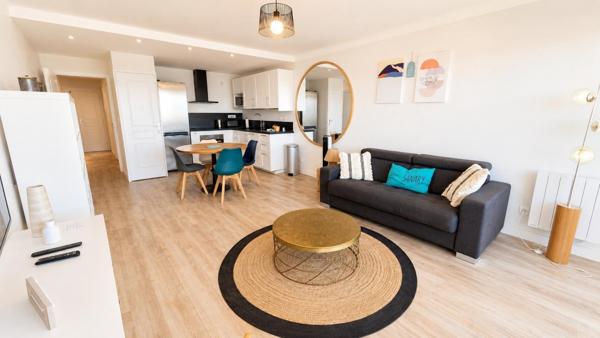 Incroyable appartement T2 d'environ 49 m², pleine vue mer + cave