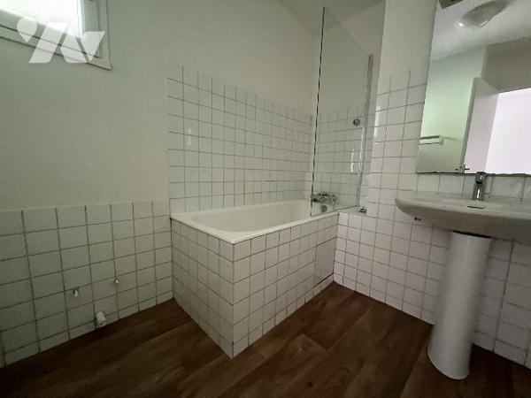 UNE MAISON DE BOURG A VENDRE