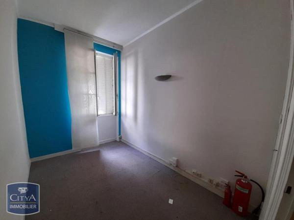 Location local professionnel 97m²