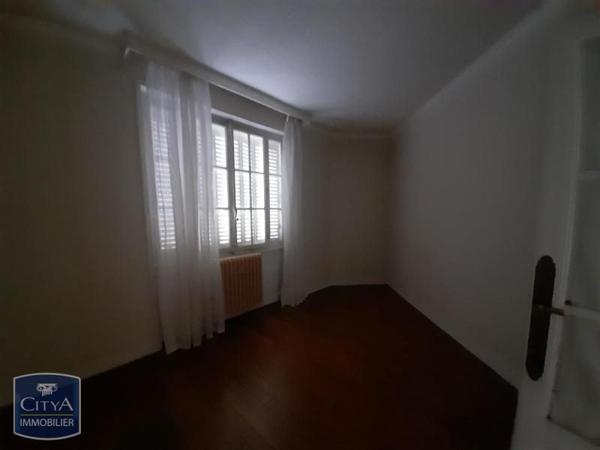 Location local professionnel 97m²