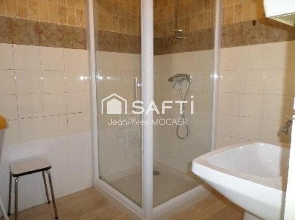 SPEZET (29540) ; A deux pas du bourg, à restaurer.