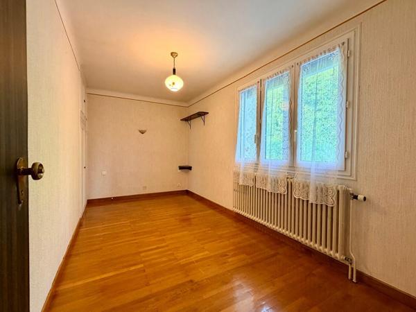 Maison de 236 m2 avec 2 logements, jardin et atelier