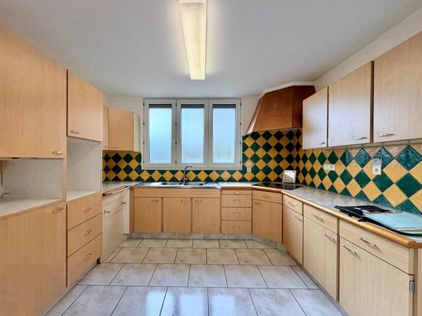 Maison de 236 m2 avec 2 logements, jardin et atelier