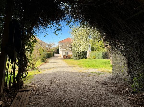 Maison de 236 m2 avec 2 logements, jardin et atelier