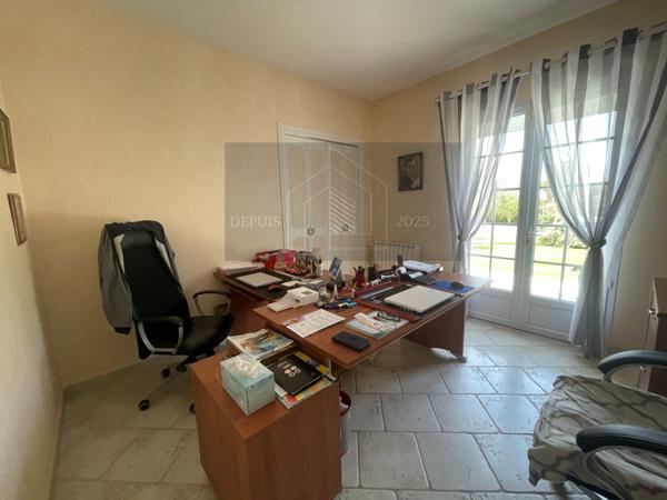 Paillé (17470) SPECIAL INVESTISSEUR propriété avec 2 maisons Piscine Pool House Hanger atelier sur parcelle de 3000m²