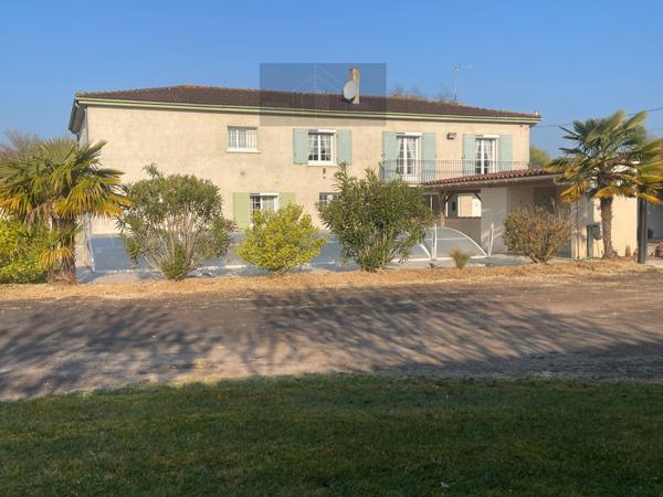 Paillé (17470) SPECIAL INVESTISSEUR propriété avec 2 maisons Piscine Pool House Hanger atelier sur parcelle de 3000m²