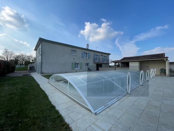 Paillé (17470) SPECIAL INVESTISSEUR propriété avec 2 maisons Piscine Pool House Hanger atelier sur parcelle de 3000m²