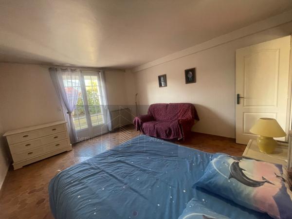 Paillé (17470) SPECIAL INVESTISSEUR propriété avec 2 maisons Piscine Pool House Hanger atelier sur parcelle de 3000m²