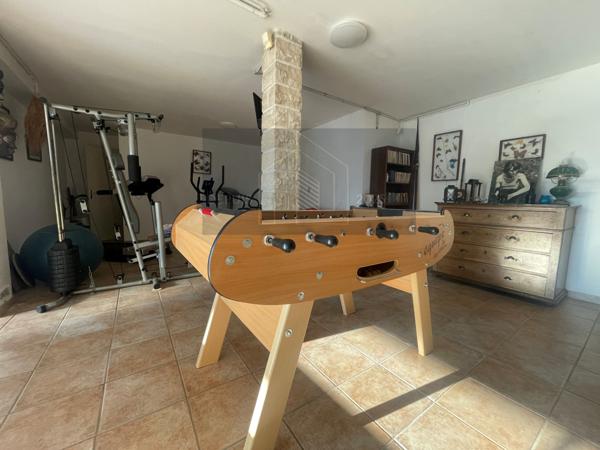 Paillé (17470) SPECIAL INVESTISSEUR propriété avec 2 maisons Piscine Pool House Hanger atelier sur parcelle de 3000m²