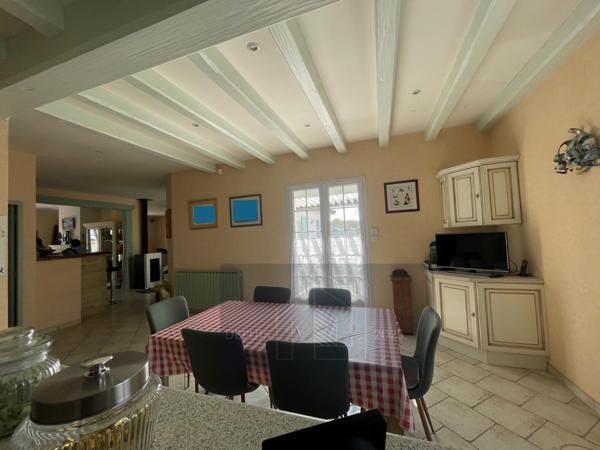 Paillé (17470) SPECIAL INVESTISSEUR propriété avec 2 maisons Piscine Pool House Hanger atelier sur parcelle de 3000m²