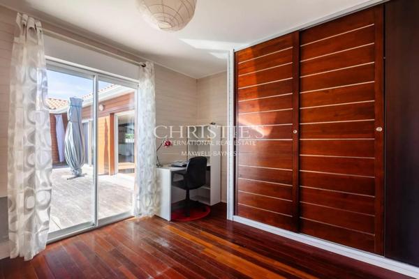 BISCARROSSE : Maison contemporaine en bois avec piscine