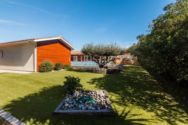 BISCARROSSE : Maison contemporaine en bois avec piscine