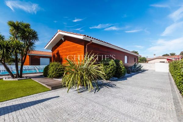 BISCARROSSE : Maison contemporaine en bois avec piscine