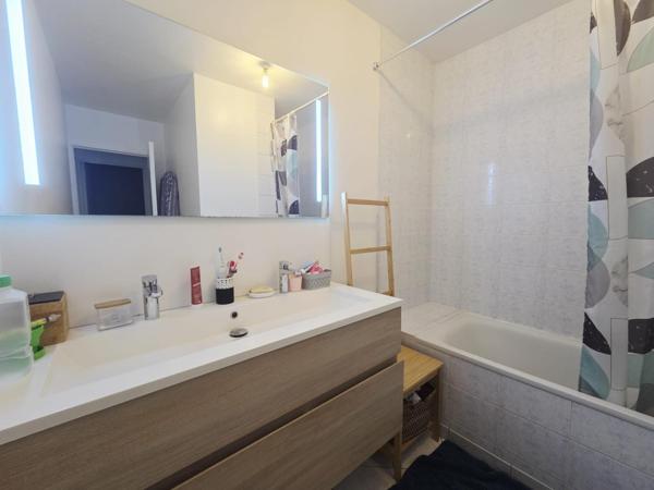 Maison 3 chambres garage jardinet terrasse