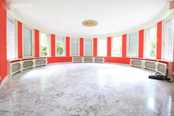 Propriété d’architecte de 316 m² sur un terrain de 14000 m²