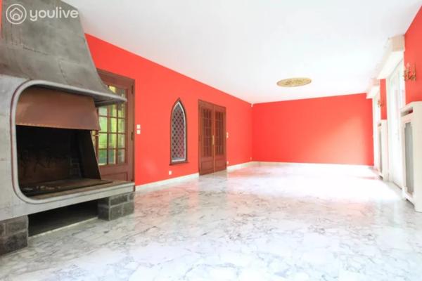 Propriété d’architecte de 316 m² sur un terrain de 14000 m²
