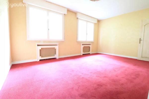 Propriété d’architecte de 316 m² sur un terrain de 14000 m²