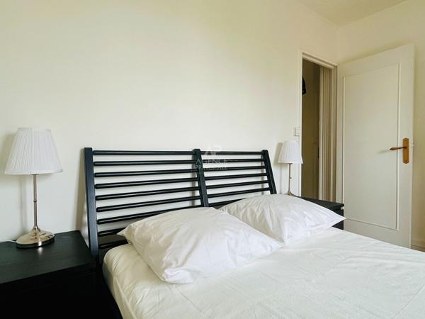 "Versailles Avenue des Etats Unis" Jolie 2 pièces meublé de 43m² avec vue dégagée et place de parking ! Loyer 1 100 €/mois charges comprises **  - Référence  27355