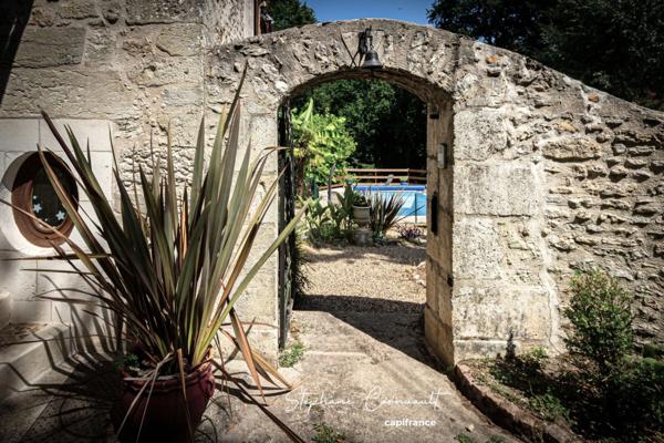 Maison en pierre de 171m² avec piscine